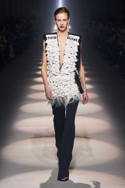 Look 34